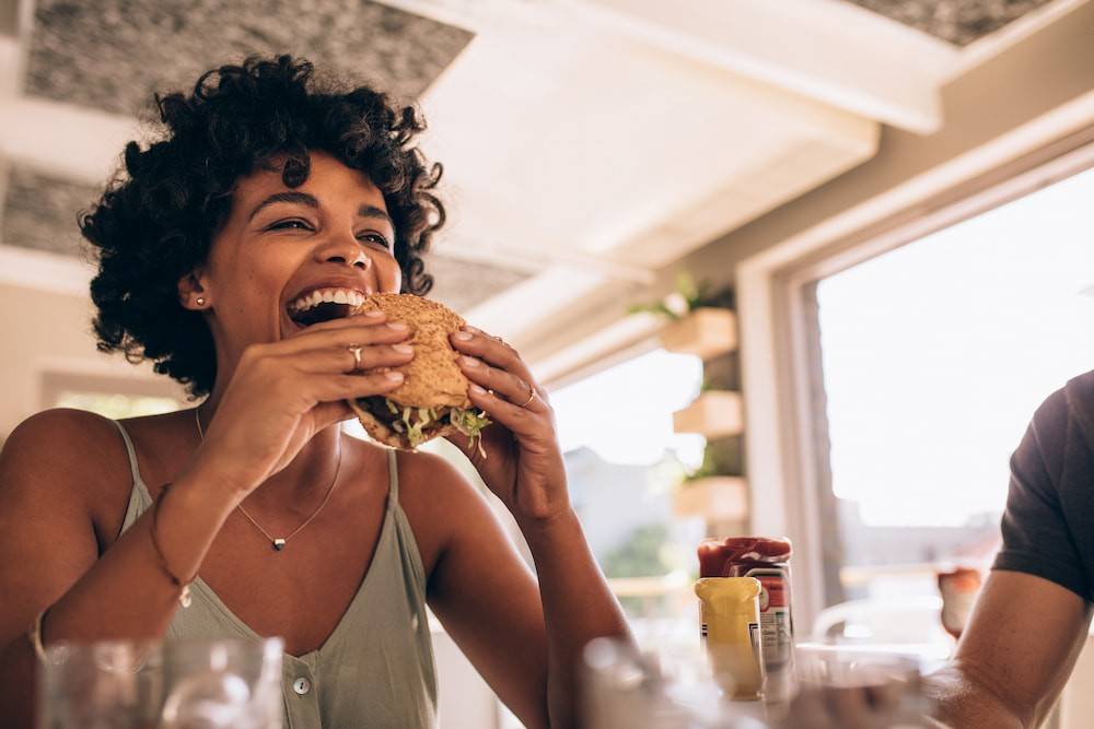 Ne pas manger le soir : bonne ou mauvaise idée ?